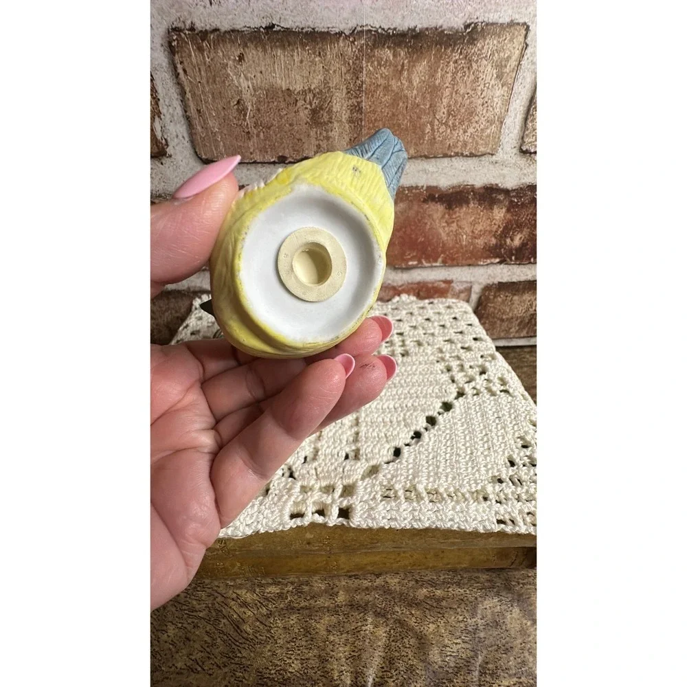 Vintage Hallmark Marjolein Bastin Yellow Bird on Nest Ceramic Salt & Pepper Set
